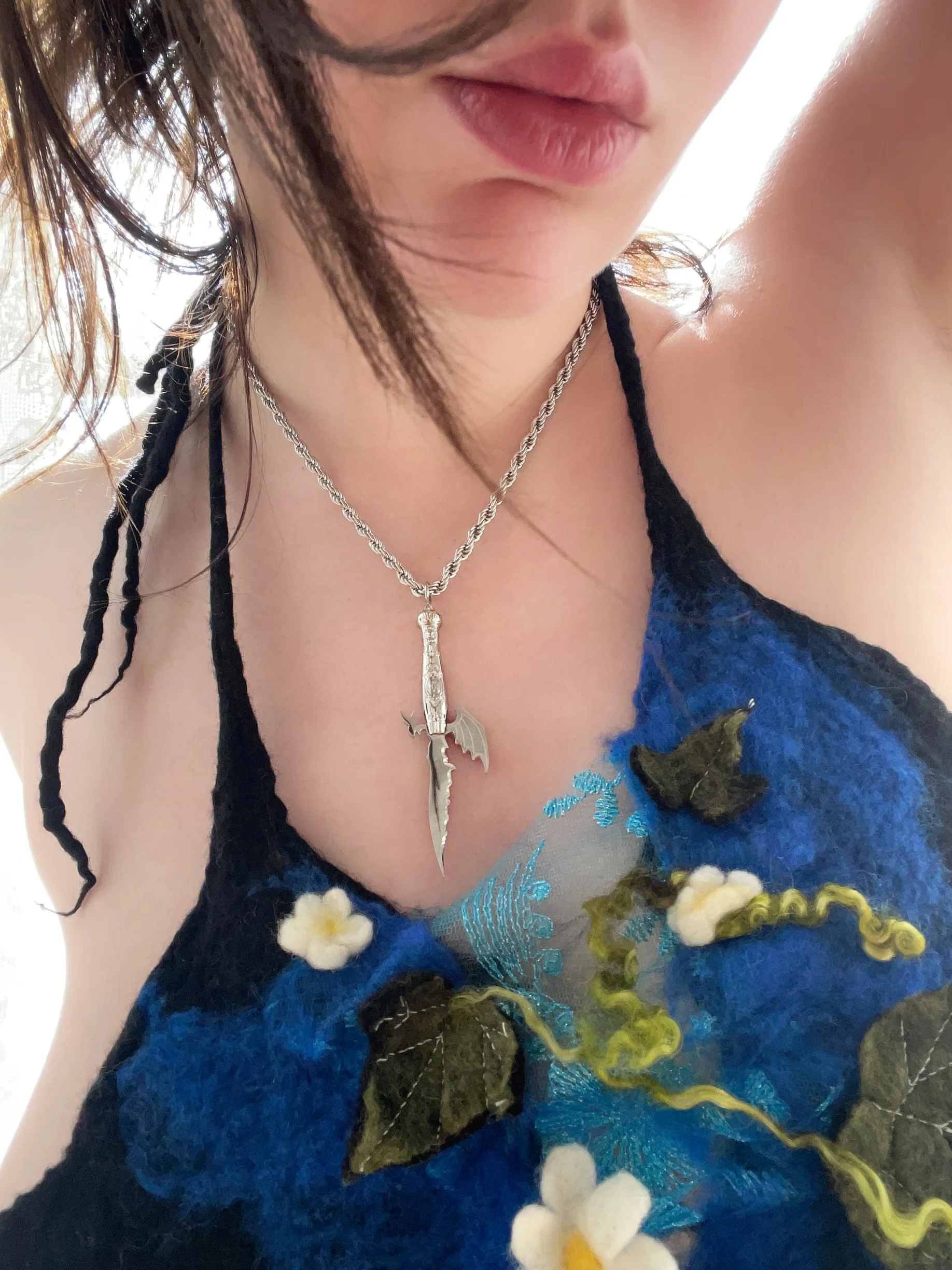Fantasy Dagger Necklace - Image 2