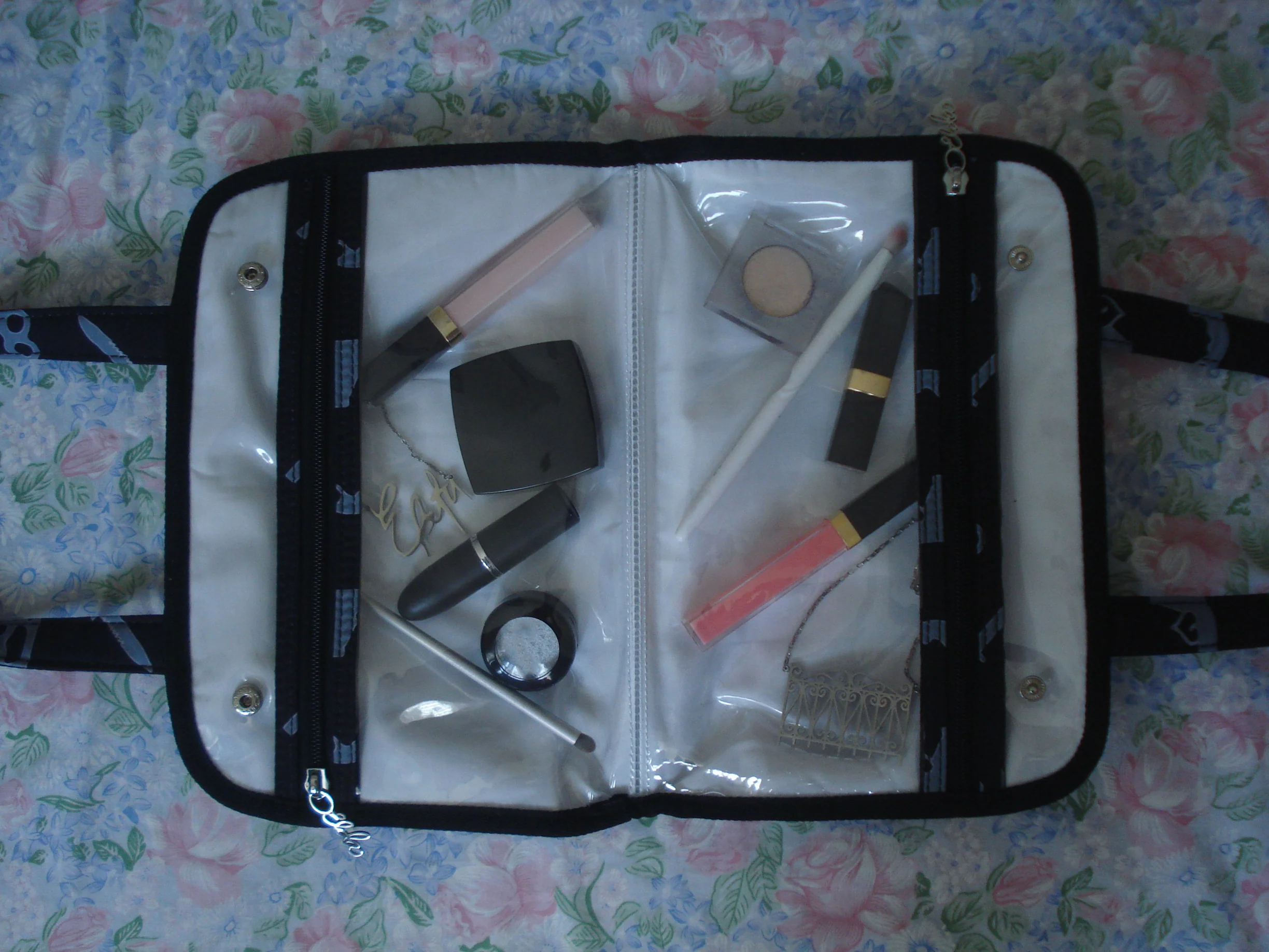 The Makeup Bag - Image 10
