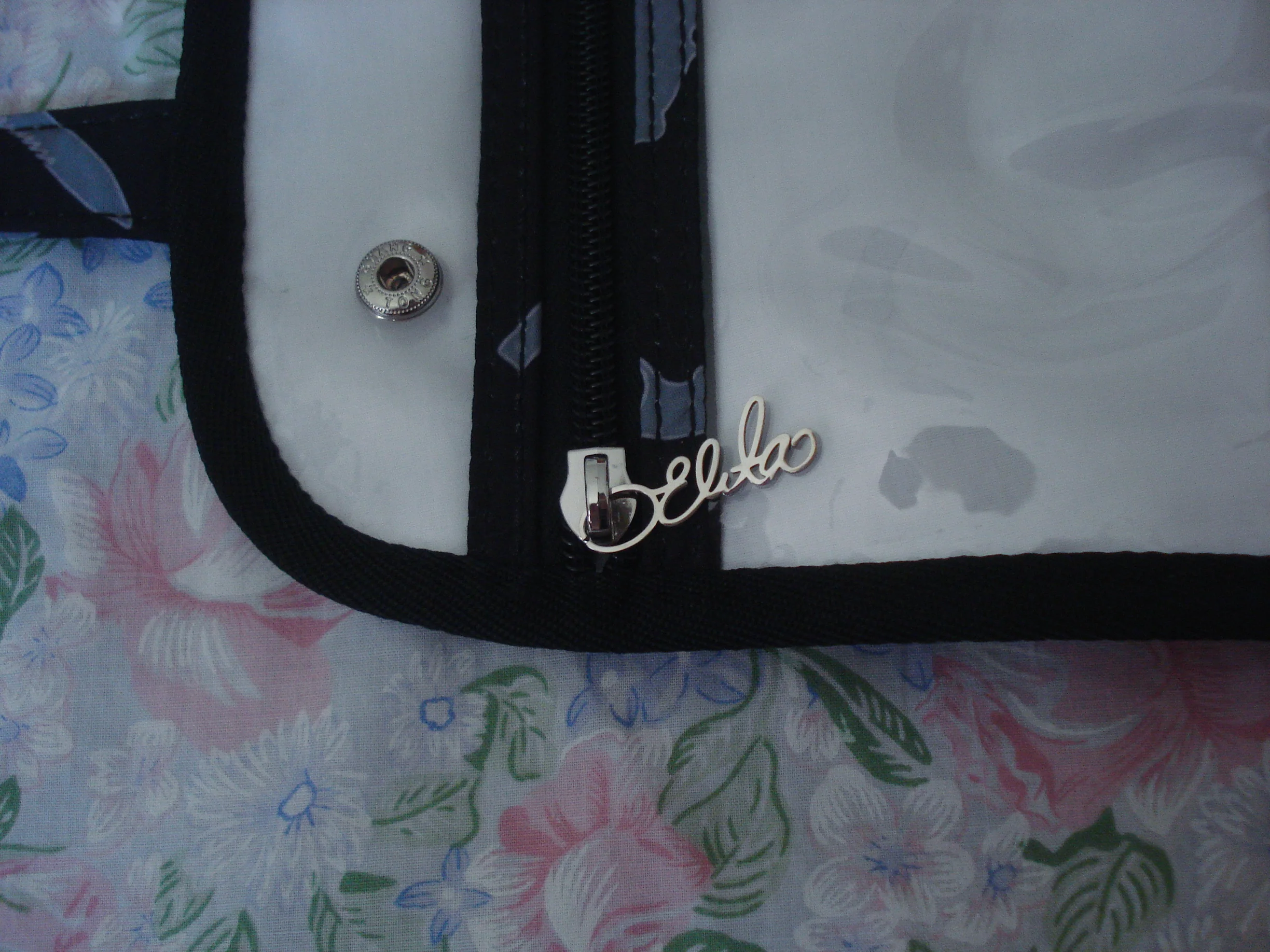 The Makeup Bag - Image 8